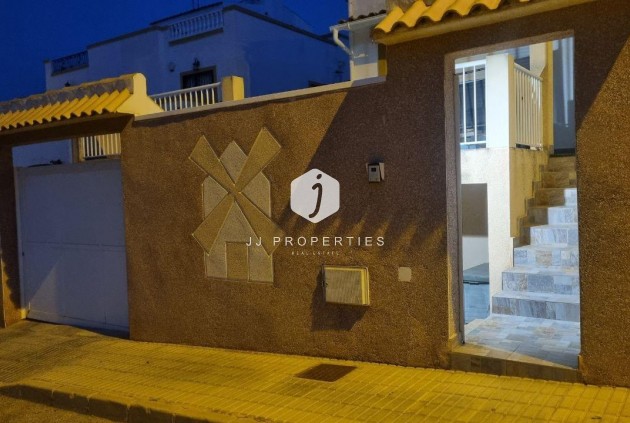 Resale - Chalet -
Orihuela Costa - Los Almendros-la Florida