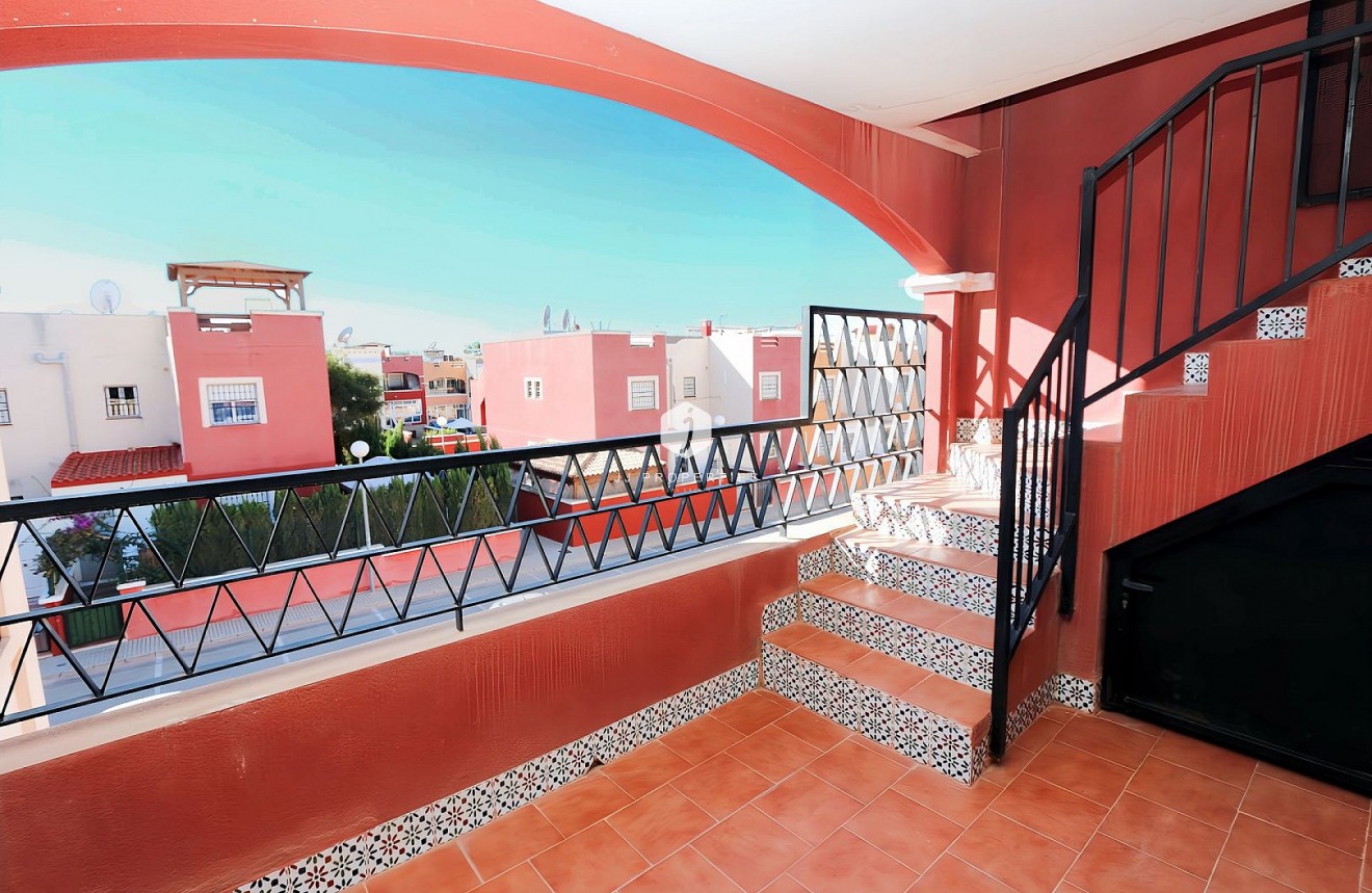 D'occasion - Attique -
Los Altos - Costa Blanca