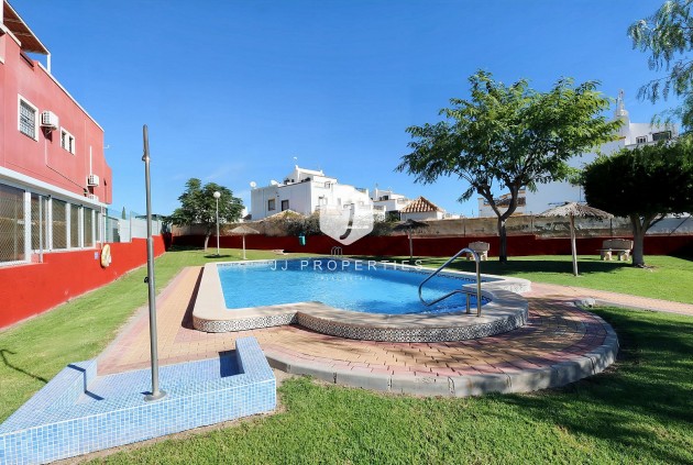 D'occasion - Attique -
Los Altos - Costa Blanca