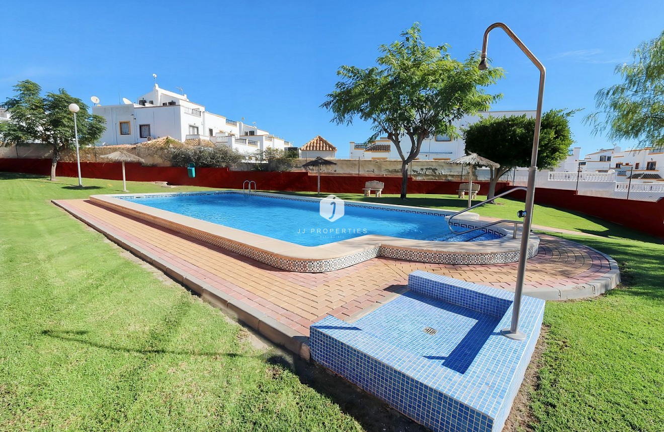 D'occasion - Attique -
Los Altos - Costa Blanca