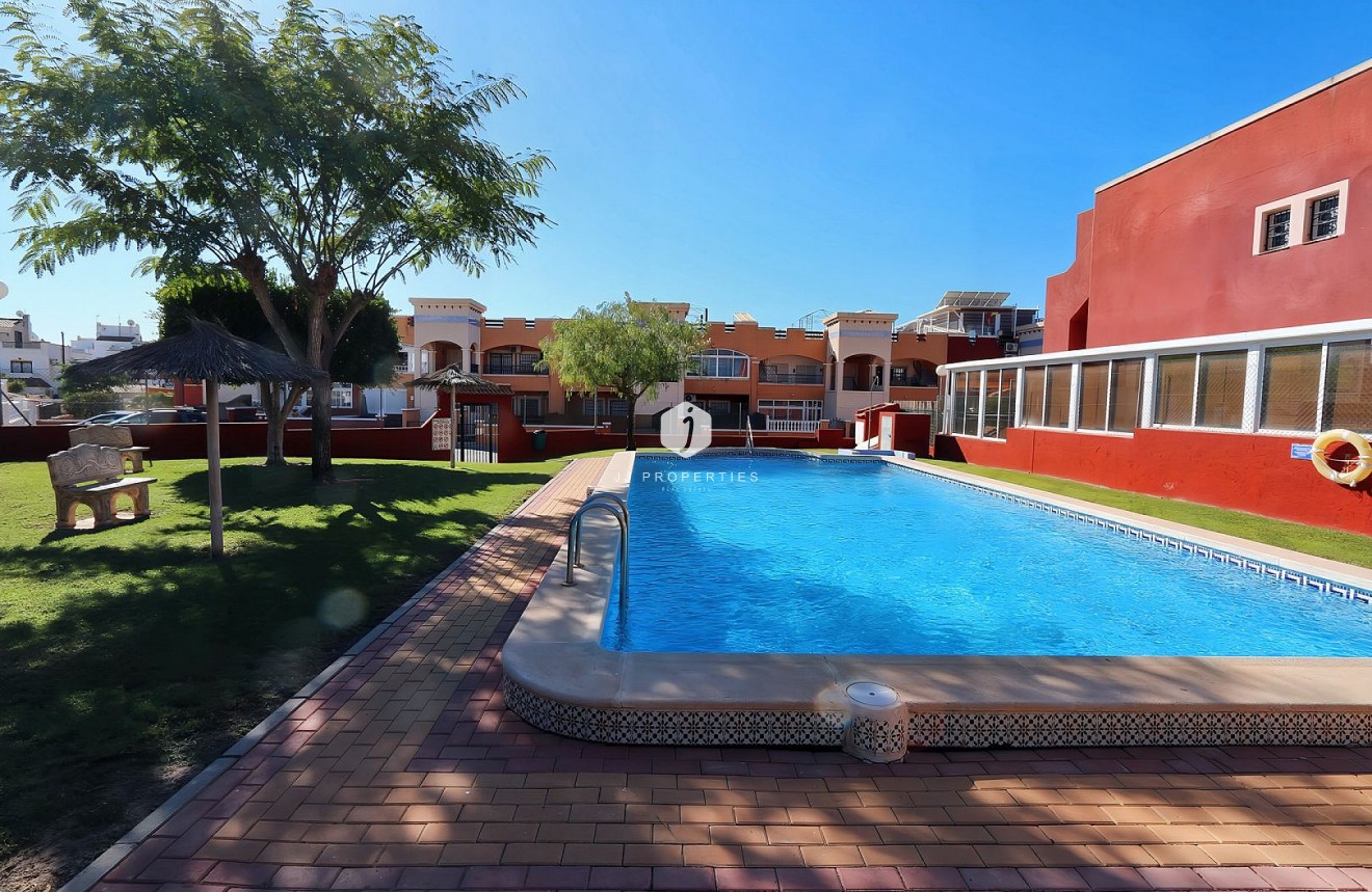 D'occasion - Attique -
Los Altos - Costa Blanca