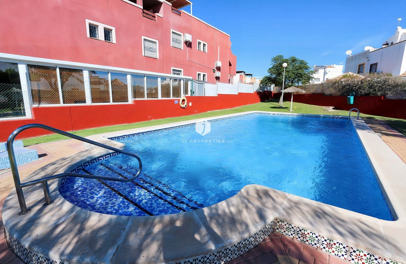 D'occasion - Attique -
Los Altos - Costa Blanca