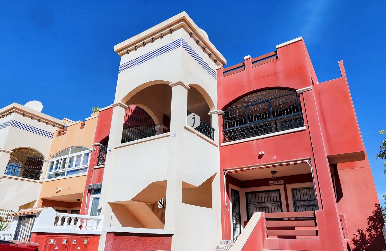D'occasion - Attique -
Los Altos - Costa Blanca