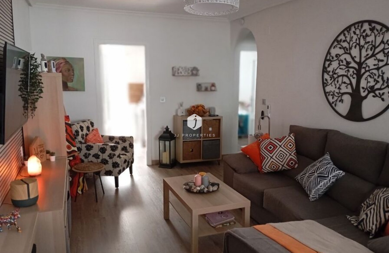 D'occasion - Appartement -
Jacarilla - Inland