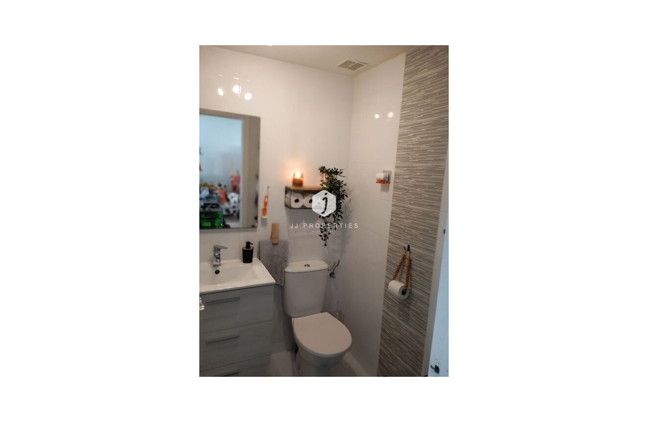 D'occasion - Appartement -
Jacarilla - Inland