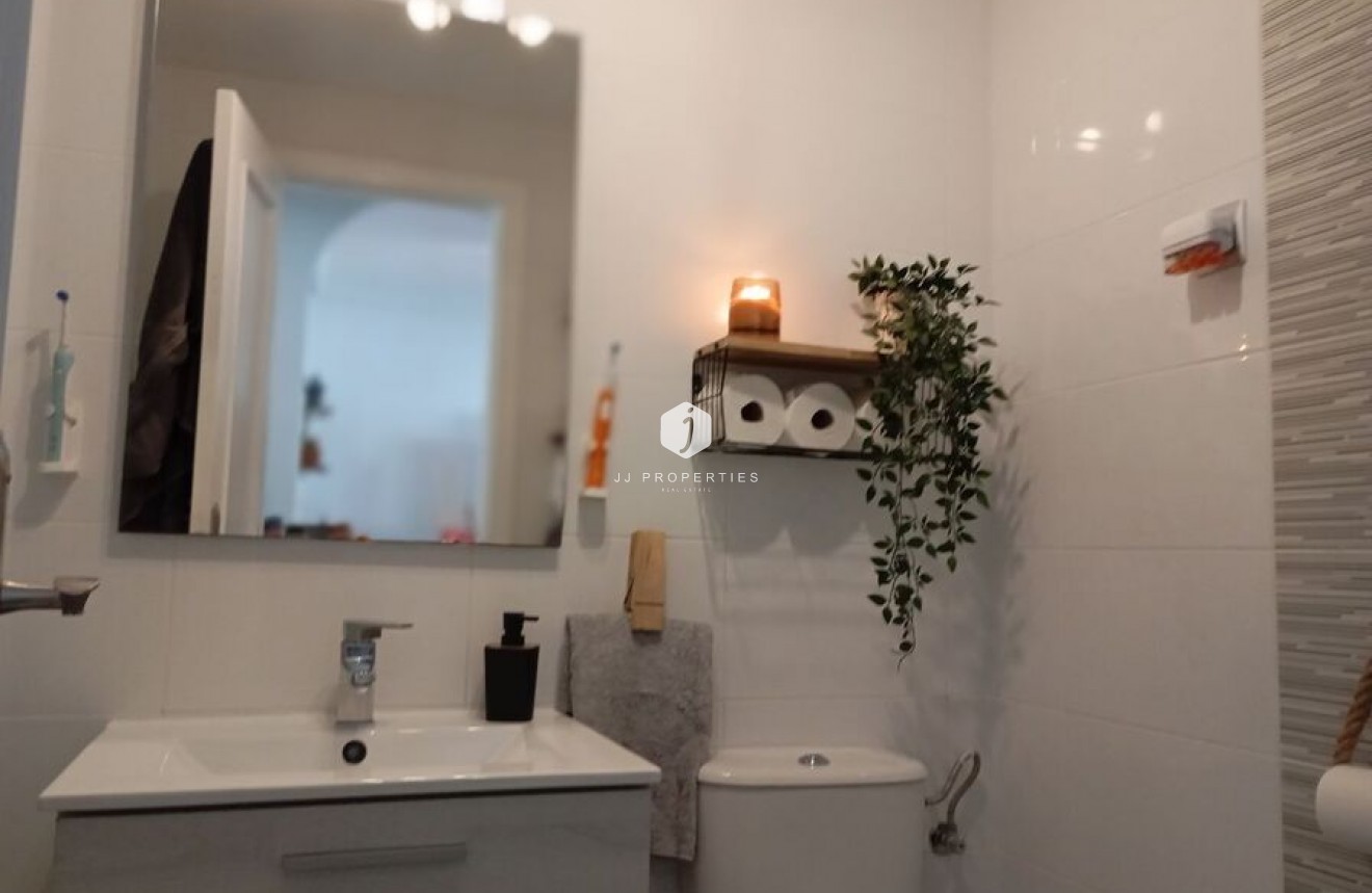 D'occasion - Appartement -
Jacarilla - Inland