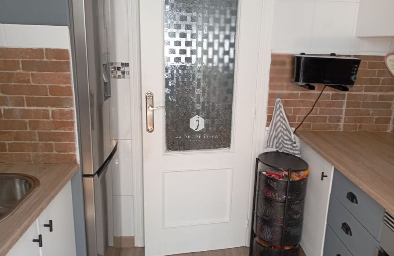 D'occasion - Appartement -
Jacarilla - Inland