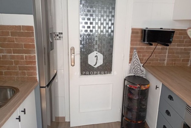 D'occasion - Appartement -
Jacarilla - Inland