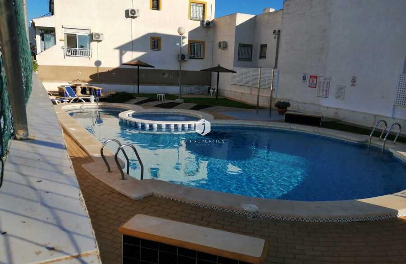 D'occasion - Appartement -
Jacarilla - Inland