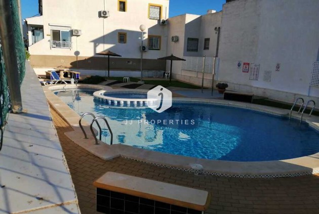 D'occasion - Appartement -
Jacarilla - Inland