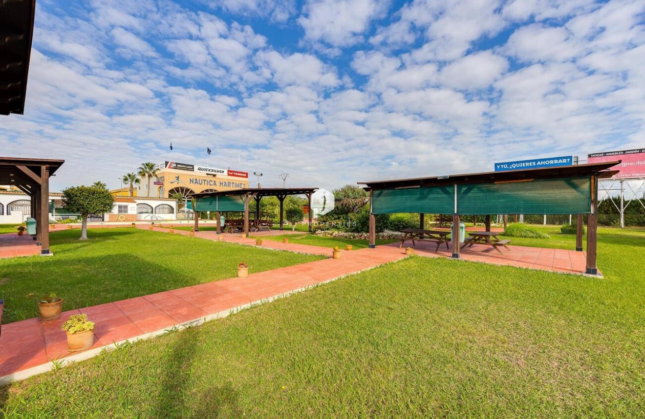Segunda mano - Bungalow -
Torrevieja - PARQUE DE LAS NACIONES