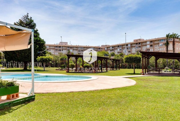 Segunda mano - Bungalow -
Torrevieja - PARQUE DE LAS NACIONES