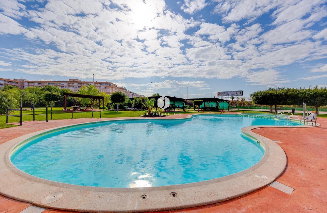 Segunda mano - Bungalow -
Torrevieja - PARQUE DE LAS NACIONES