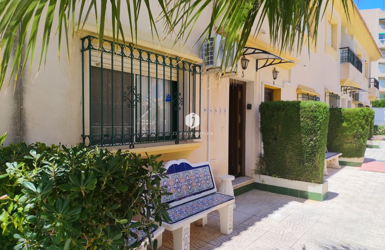 D'occasion - Chalet -
La Zenia - Costa Blanca