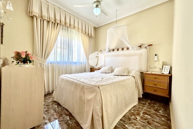 D'occasion - Chalet -
La Zenia - Costa Blanca