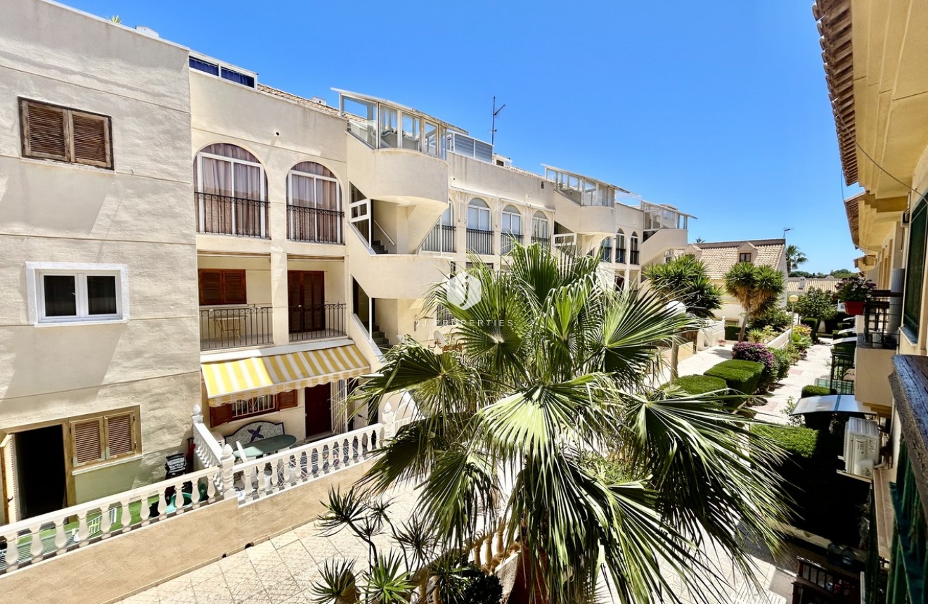 D'occasion - Chalet -
La Zenia - Costa Blanca