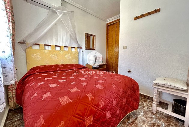 D'occasion - Chalet -
La Zenia - Costa Blanca
