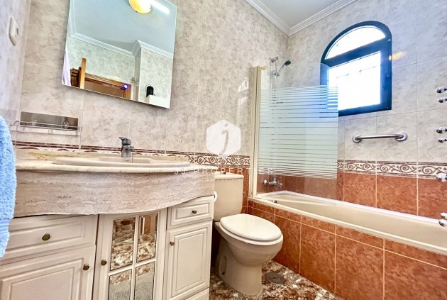 D'occasion - Chalet -
La Zenia - Costa Blanca