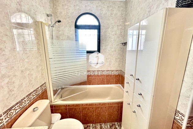 D'occasion - Chalet -
La Zenia - Costa Blanca
