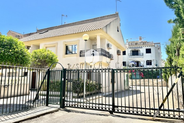 D'occasion - Chalet -
La Zenia - Costa Blanca