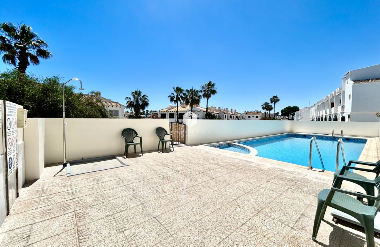 D'occasion - Chalet -
La Zenia - Costa Blanca