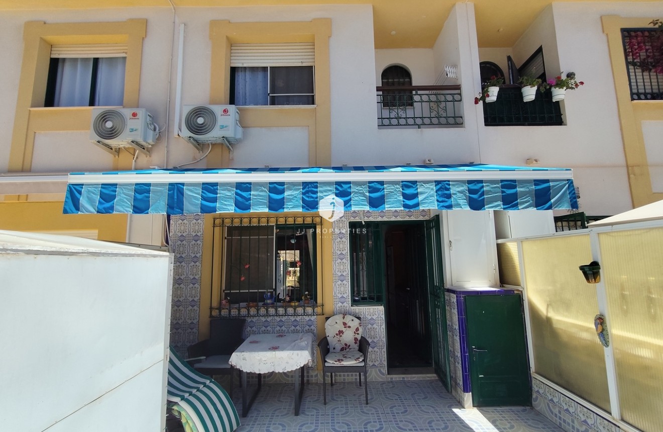D'occasion - Chalet -
La Zenia - Costa Blanca