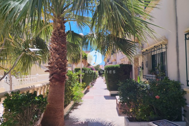 D'occasion - Chalet -
La Zenia - Costa Blanca