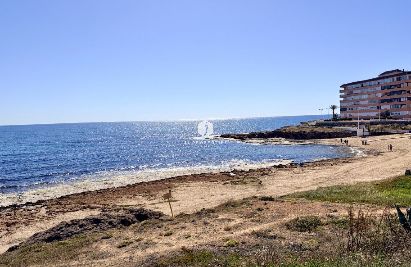 D'occasion - Chalet -
Torrevieja - Costa Blanca