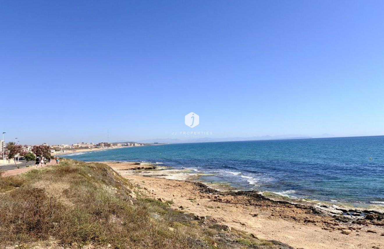 D'occasion - Chalet -
Torrevieja - Costa Blanca