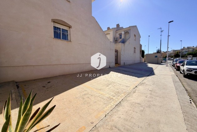 D'occasion - Chalet -
Torrevieja - Costa Blanca