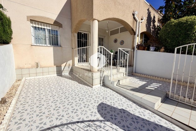 D'occasion - Chalet -
Torrevieja - Costa Blanca