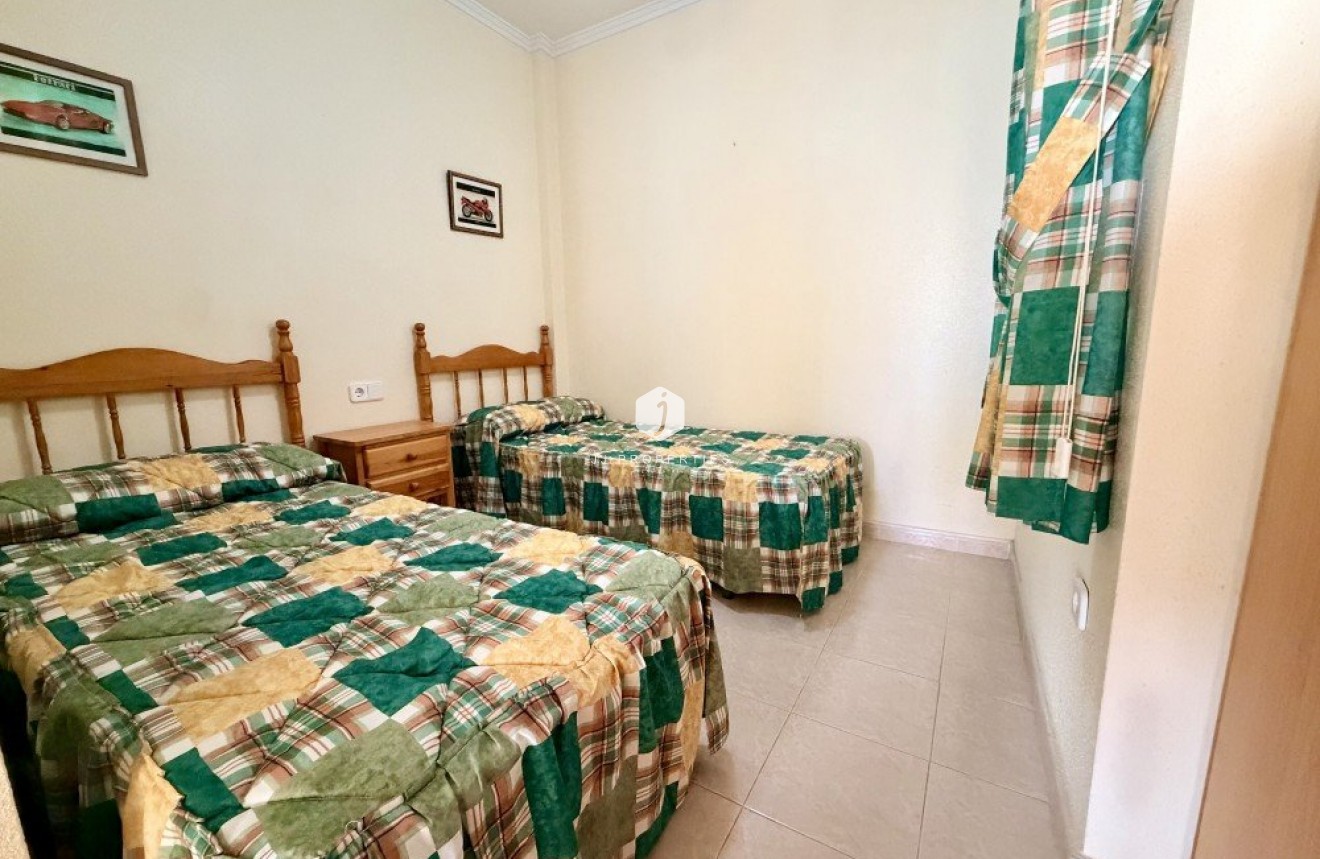 D'occasion - Chalet -
Torrevieja - Costa Blanca