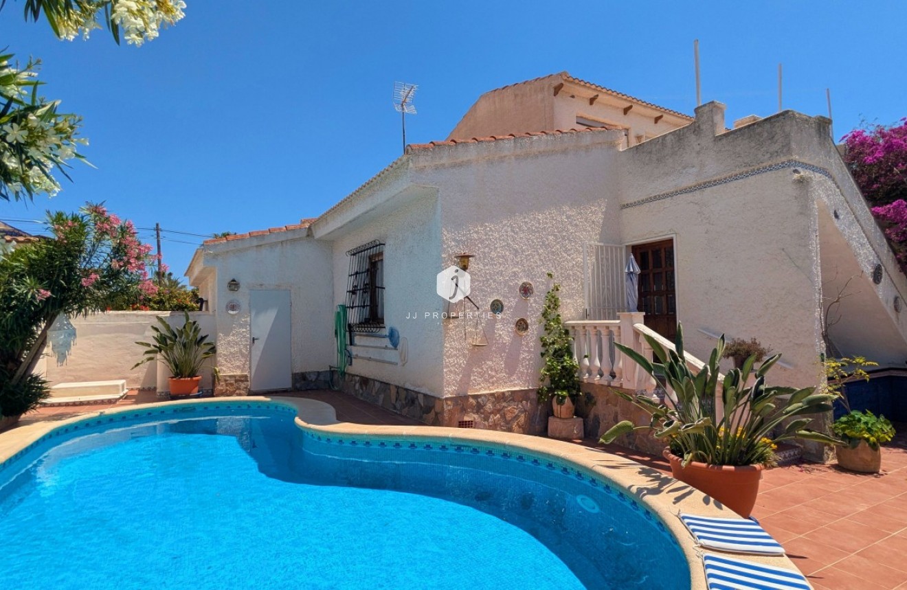 Aus zweiter Hand - Villa -
Ciudad Quesada - Costa Blanca