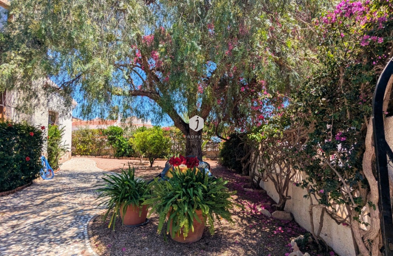 Aus zweiter Hand - Villa -
Ciudad Quesada - Costa Blanca