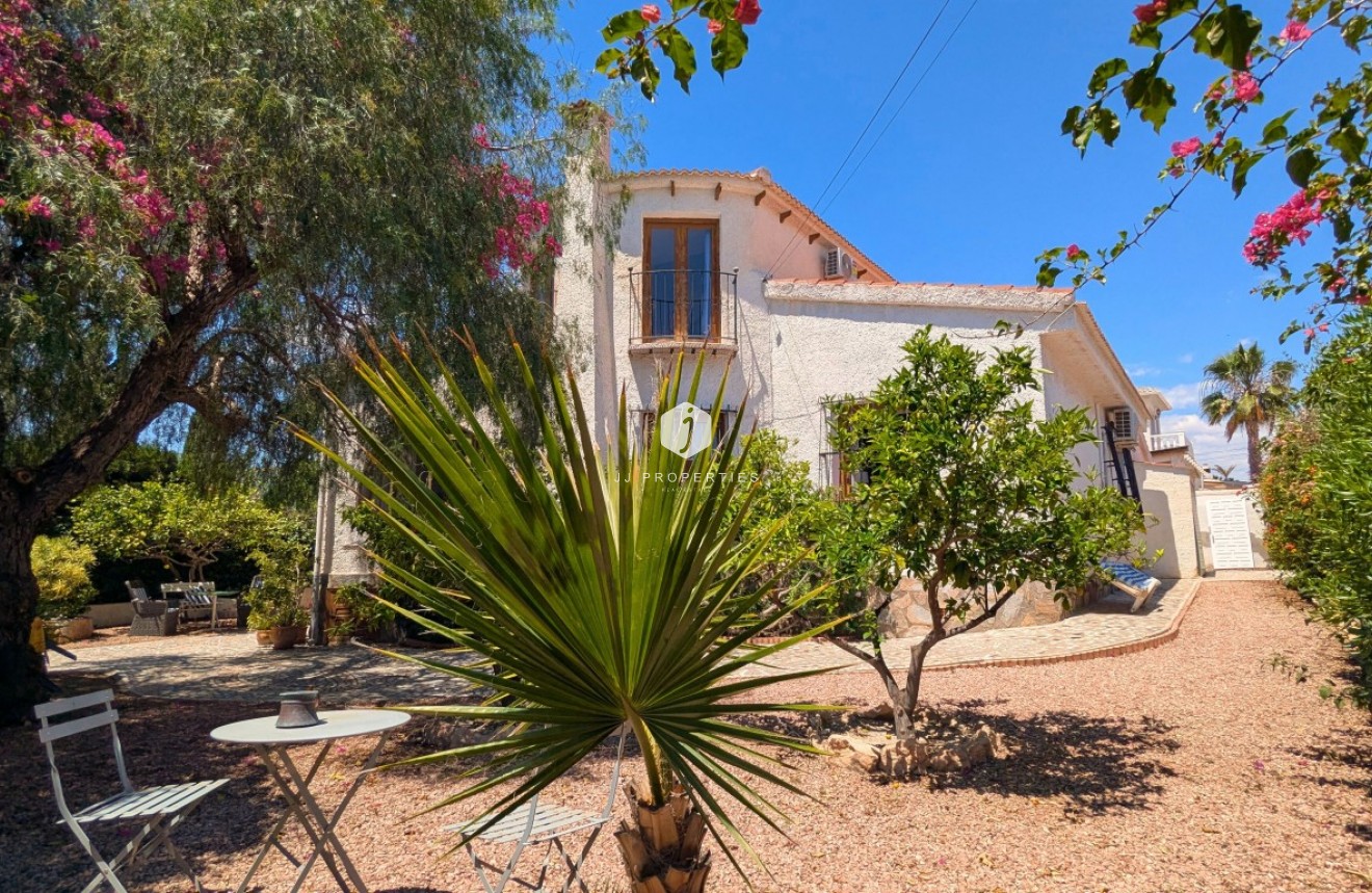 Aus zweiter Hand - Villa -
Ciudad Quesada - Costa Blanca