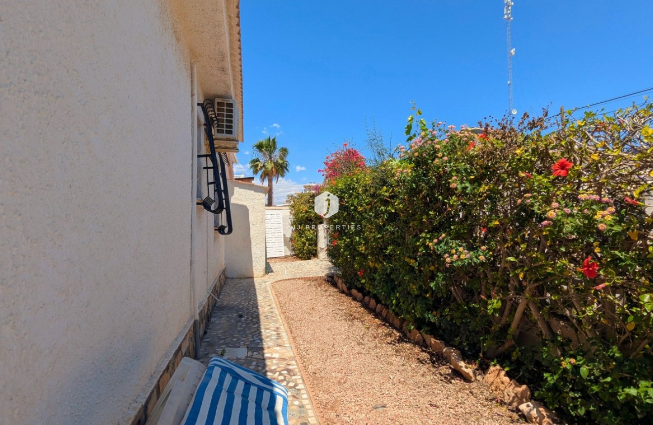 Aus zweiter Hand - Villa -
Ciudad Quesada - Costa Blanca
