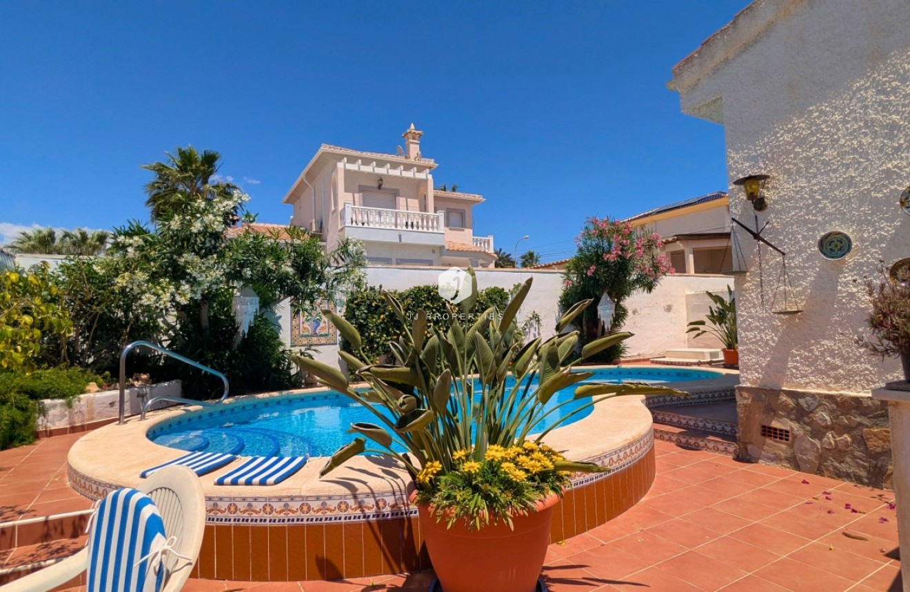 Aus zweiter Hand - Villa -
Ciudad Quesada - Costa Blanca