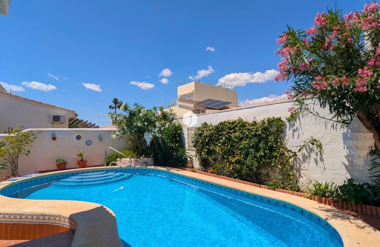 Aus zweiter Hand - Villa -
Ciudad Quesada - Costa Blanca