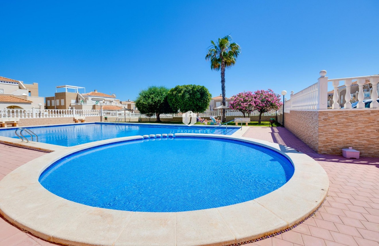 Tweedehands - Bungalow -
Torrevieja - Aguas Nuevas 1