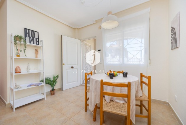 Tweedehands - Bungalow -
Torrevieja - Aguas Nuevas 1