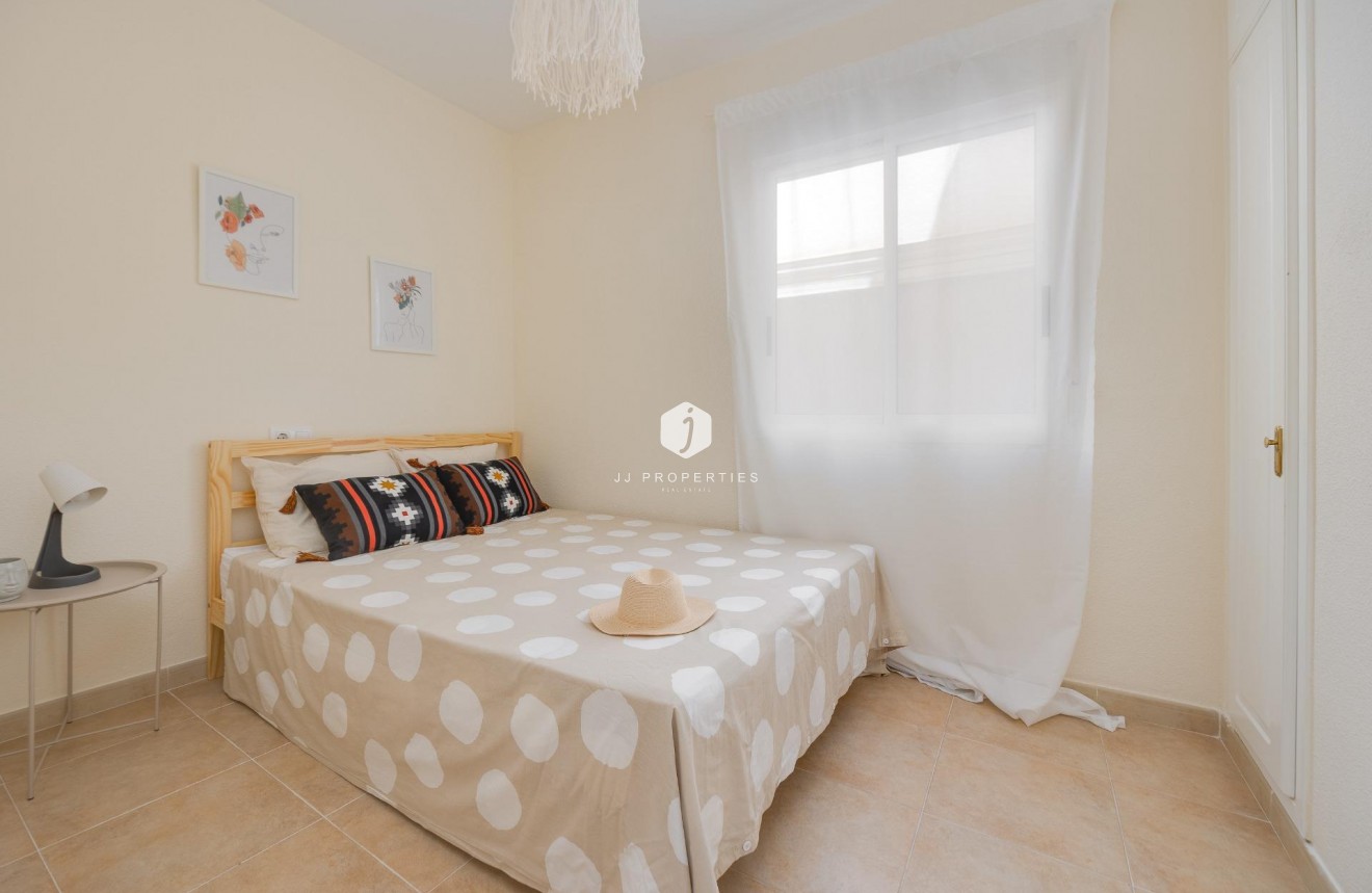 Tweedehands - Bungalow -
Torrevieja - Aguas Nuevas 1