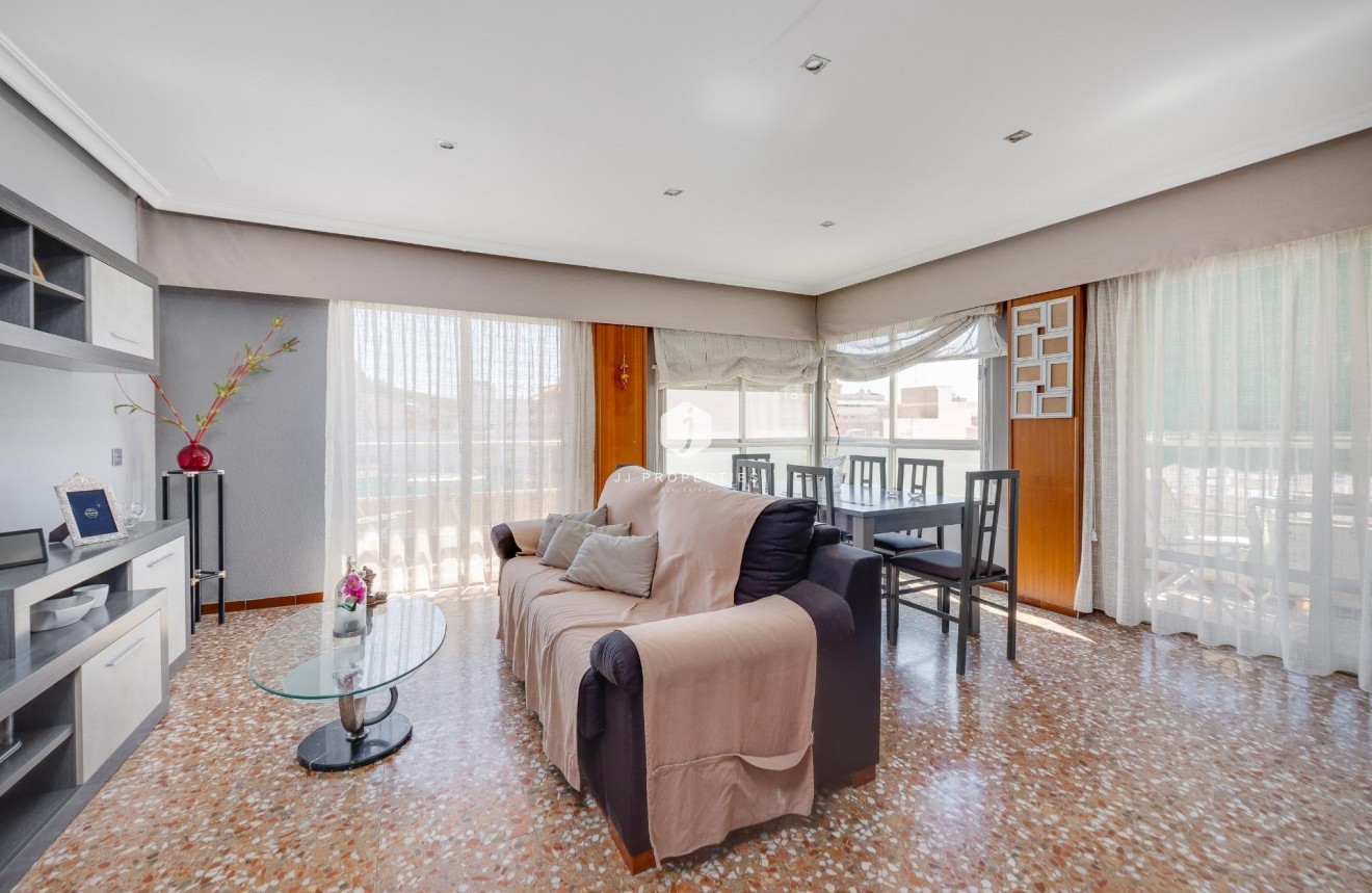 D'occasion - Appartement -
Torrevieja - Centro