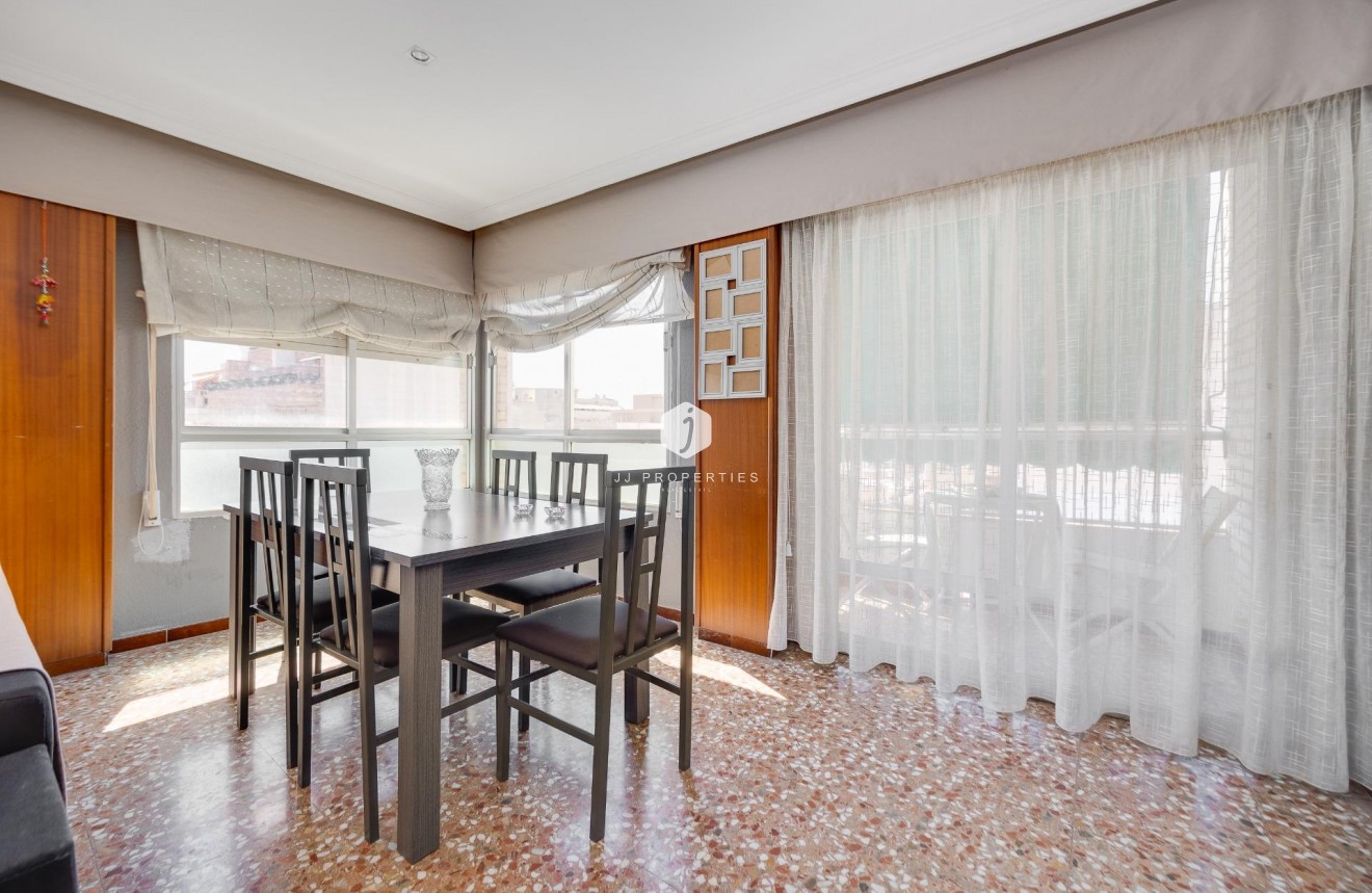 D'occasion - Appartement -
Torrevieja - Centro