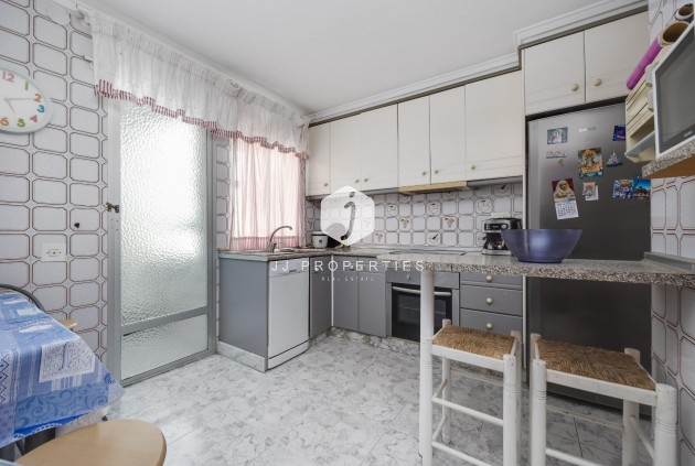 D'occasion - Appartement -
Torrevieja - Centro