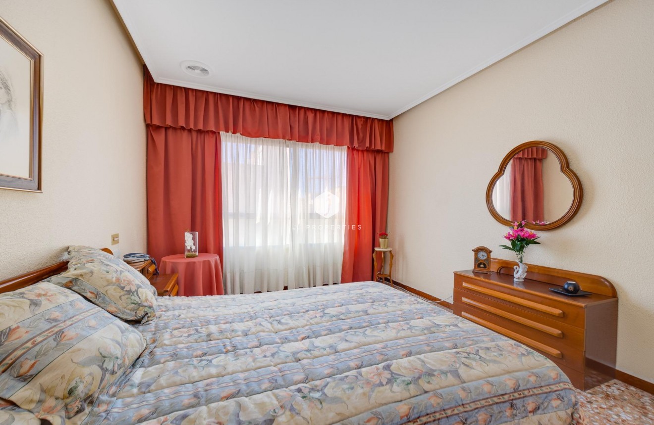 D'occasion - Appartement -
Torrevieja - Centro