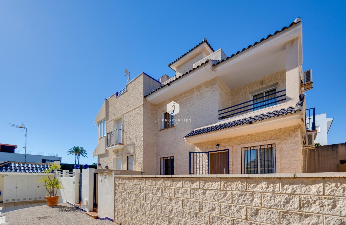 D'occasion - Chalet -
Torrevieja - La veleta