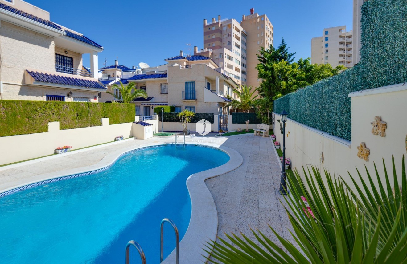 D'occasion - Chalet -
Torrevieja - La veleta