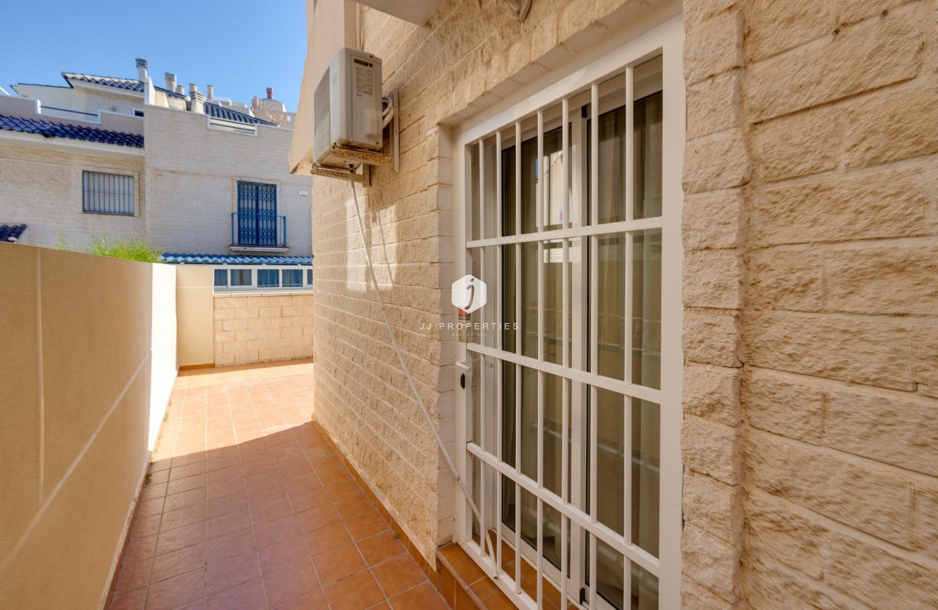 D'occasion - Chalet -
Torrevieja - La veleta