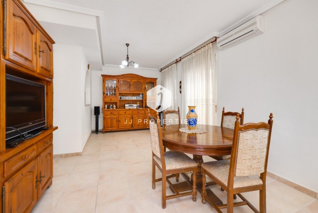 D'occasion - Chalet -
Torrevieja - La veleta