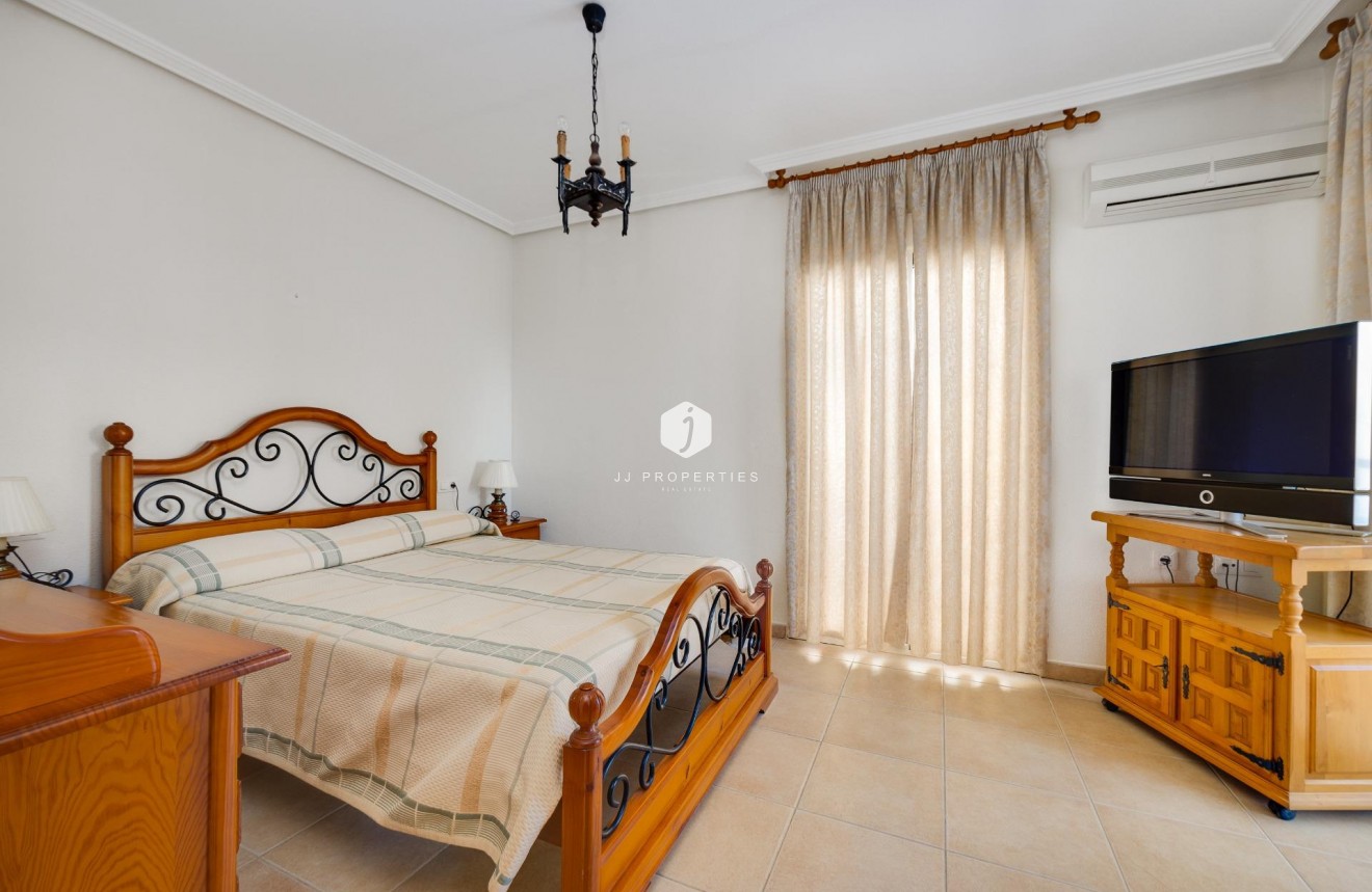 D'occasion - Chalet -
Torrevieja - La veleta